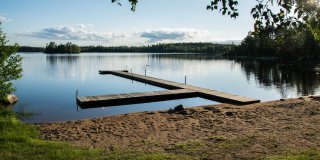 Övdens Badplats - Beach at lake Övden near Lönashult | GuidebookSweden