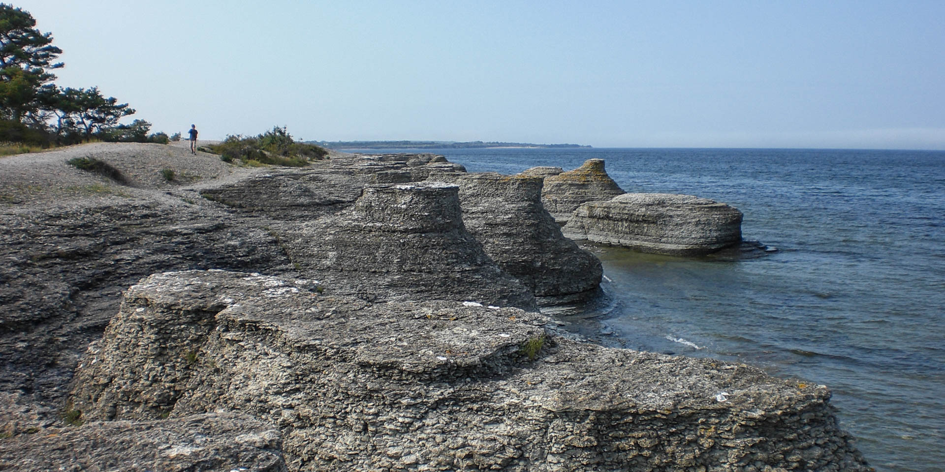 Byrums Raukar - Chalkstone pillars near Byrum | GuidebookSweden