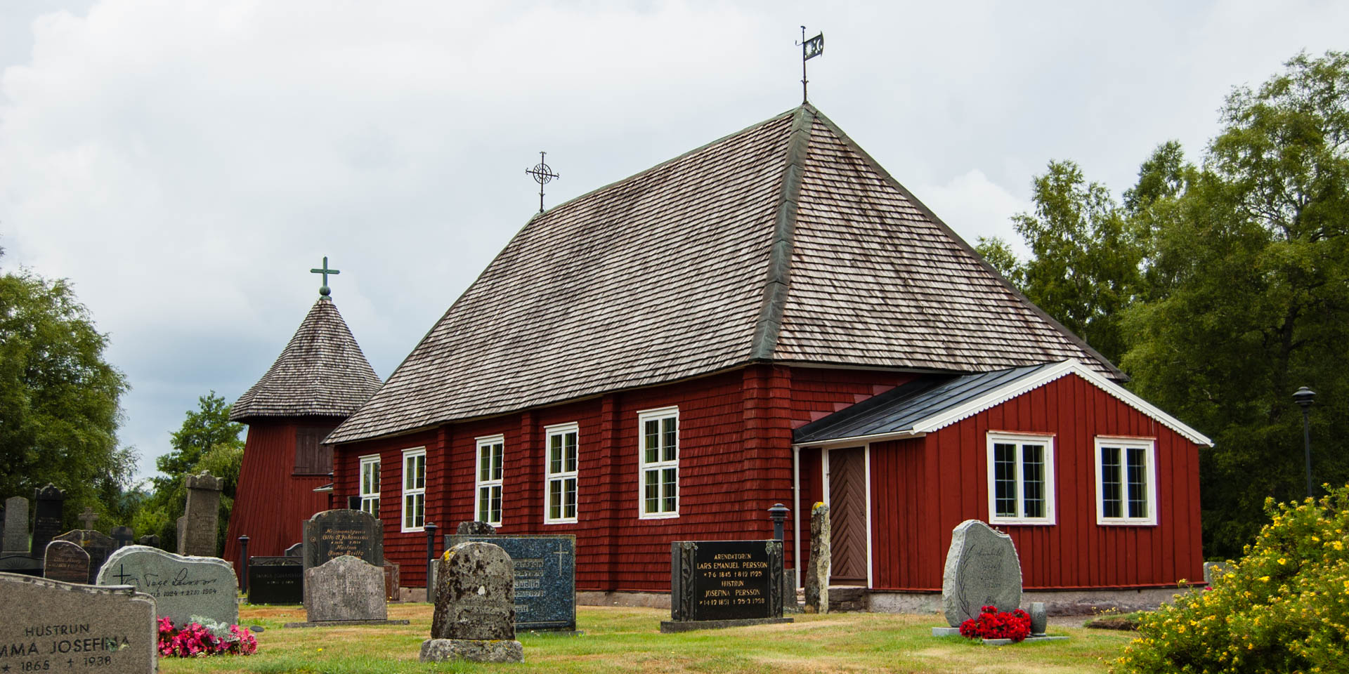 Nösslinge Kyrka - Holzkirche in Nösslinge | GuidebookSweden